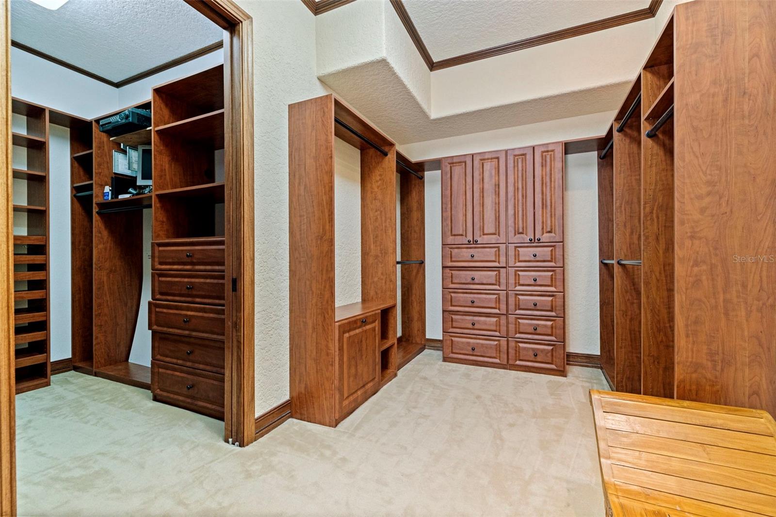 1815 BAYOU GRANDE BLVD NE