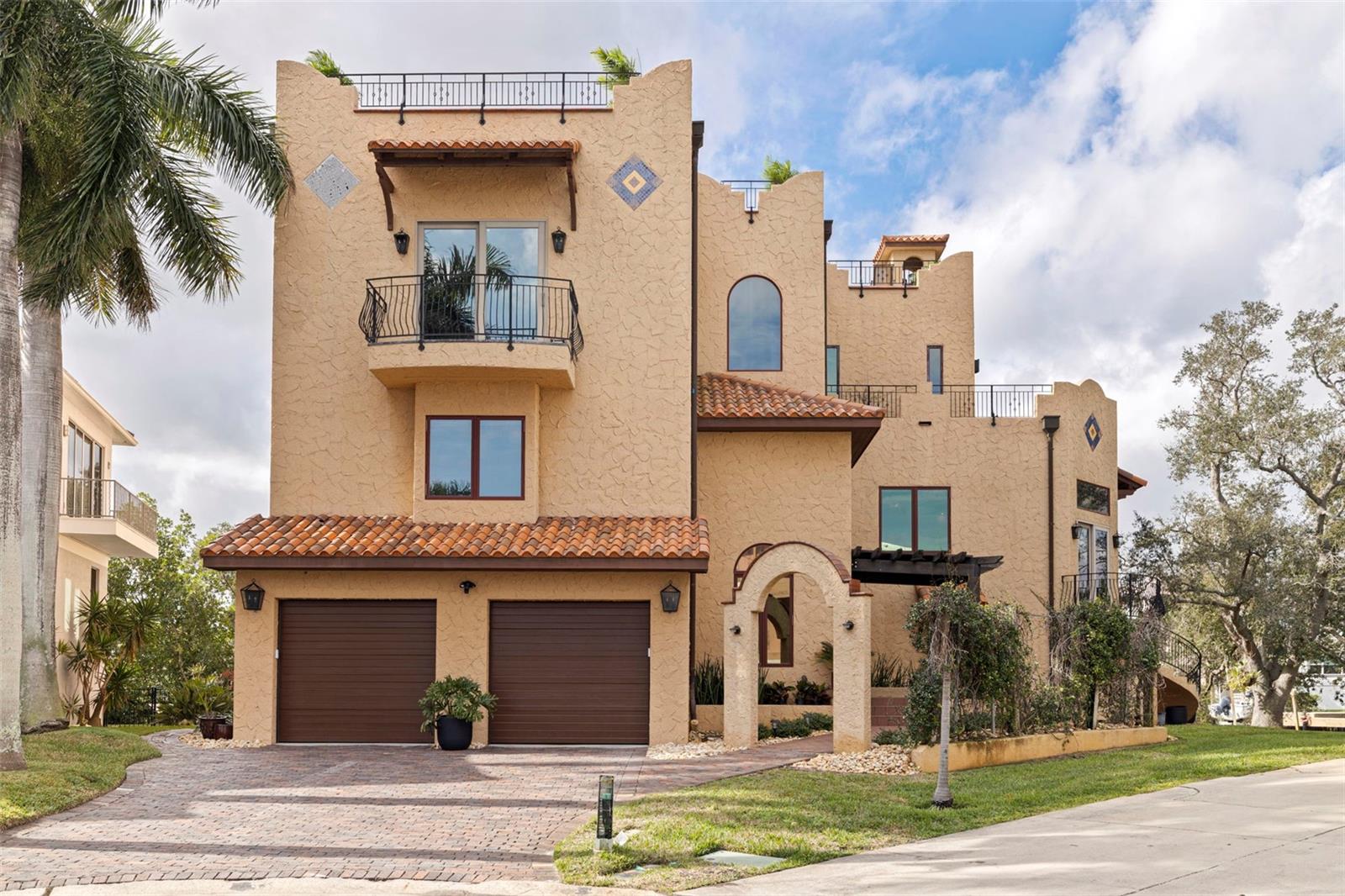 1815 BAYOU GRANDE BLVD NE