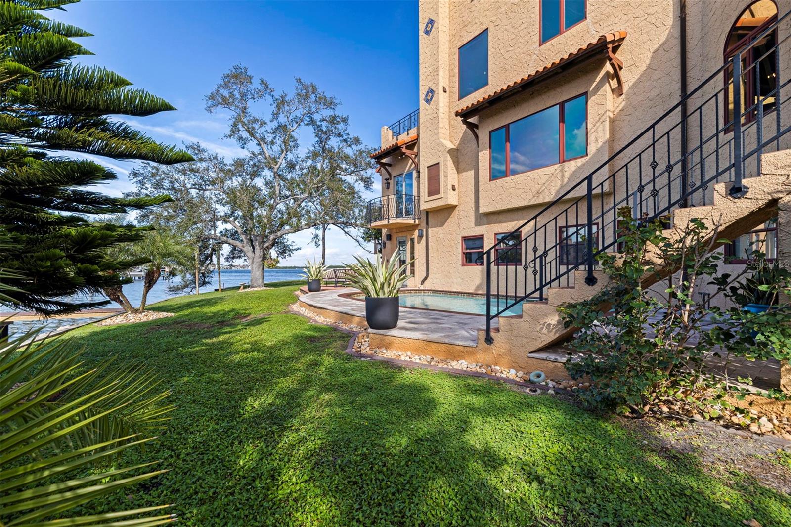 1815 BAYOU GRANDE BLVD NE