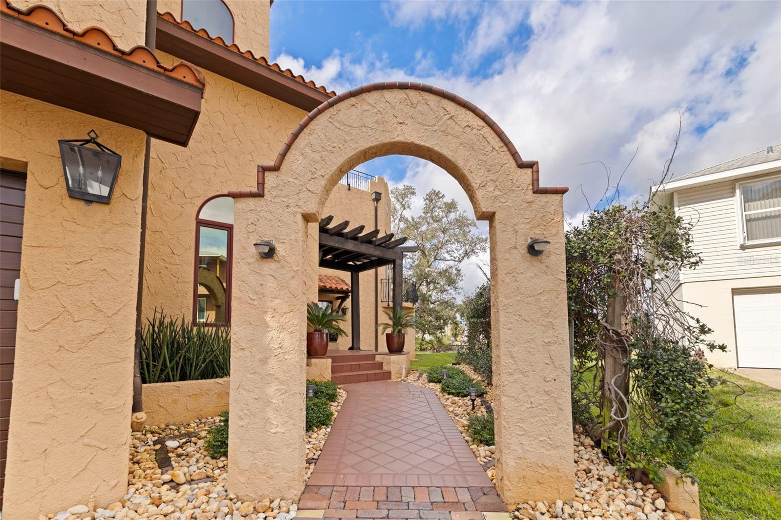 1815 BAYOU GRANDE BLVD NE