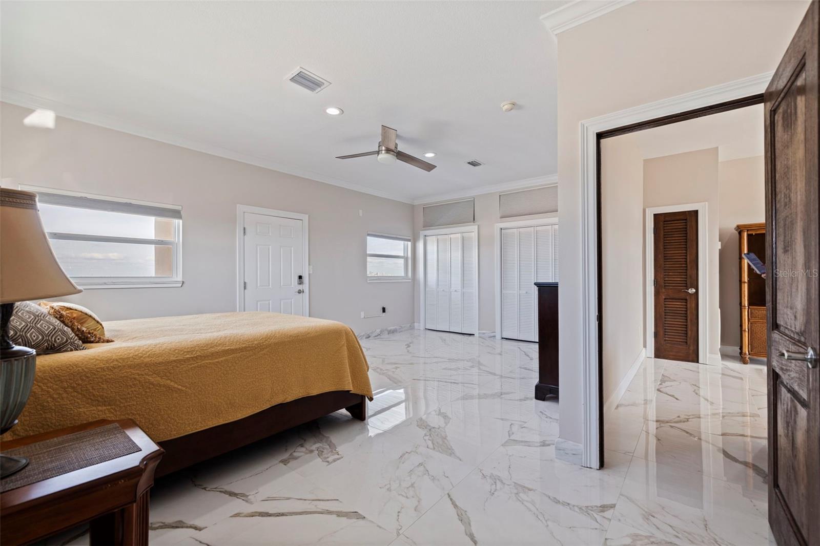 6020 SHORE BLVD S #1101