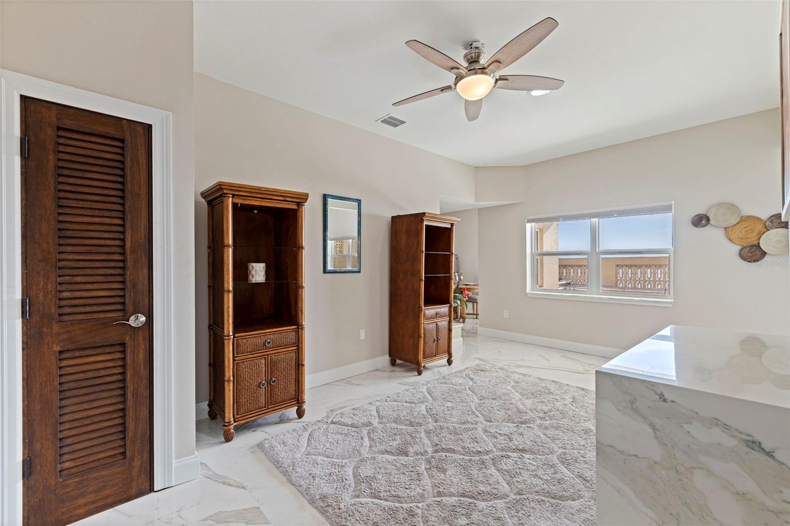 6020 SHORE BLVD S #1101