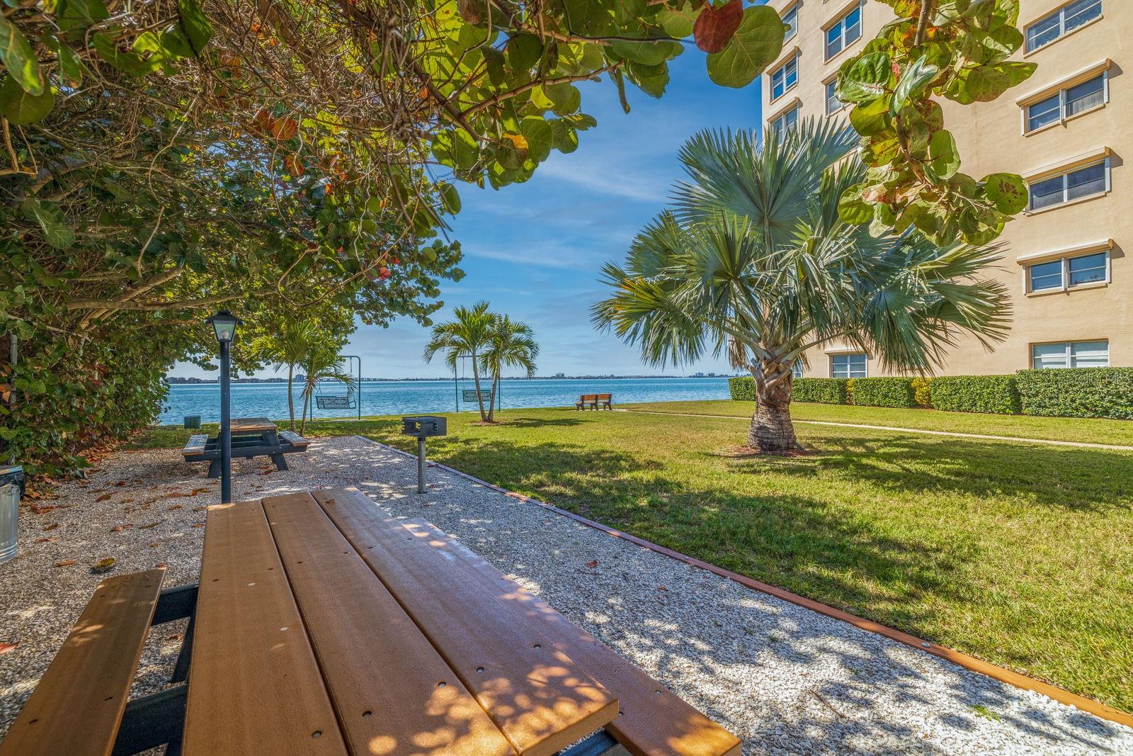 6020 SHORE BLVD S #1101