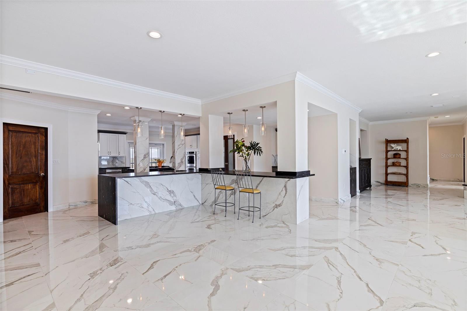 6020 SHORE BLVD S #1101