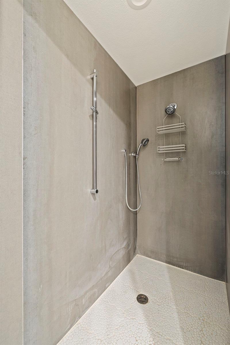 6020 SHORE BLVD S #1101