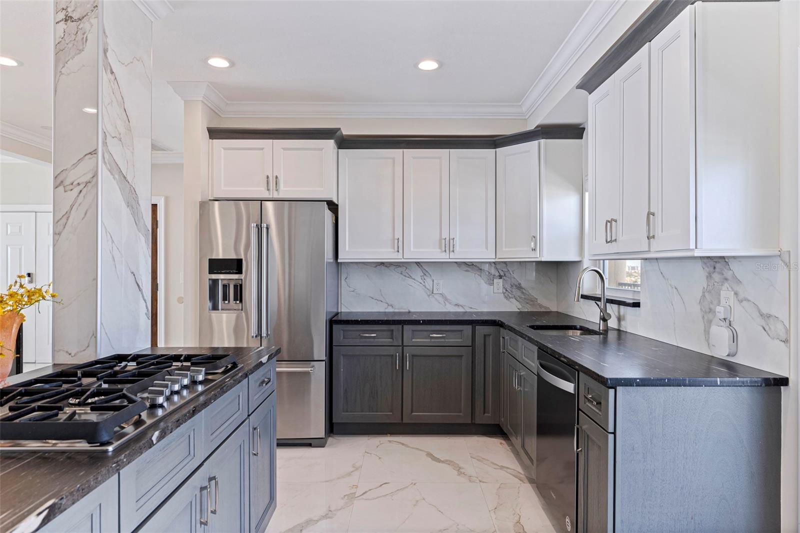 6020 SHORE BLVD S #1101