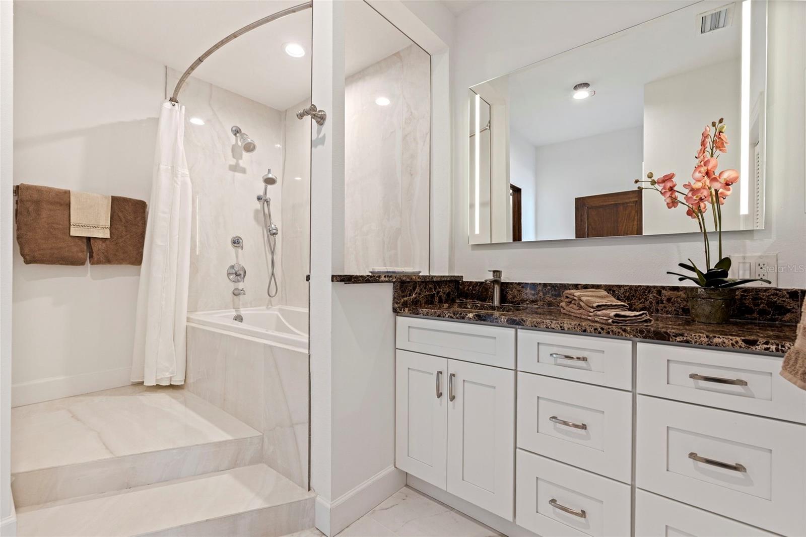 6020 SHORE BLVD S #1101