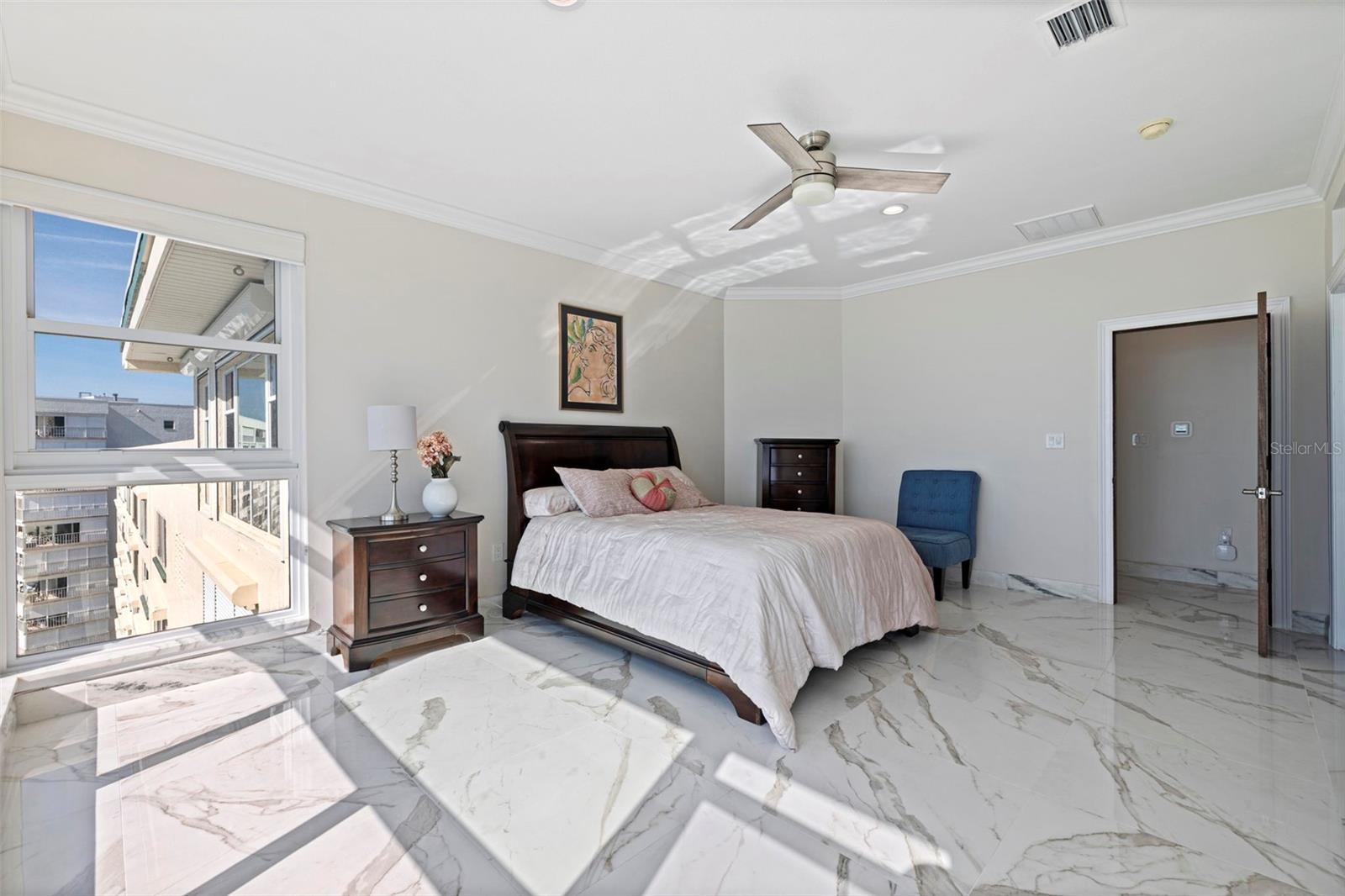 6020 SHORE BLVD S #1101