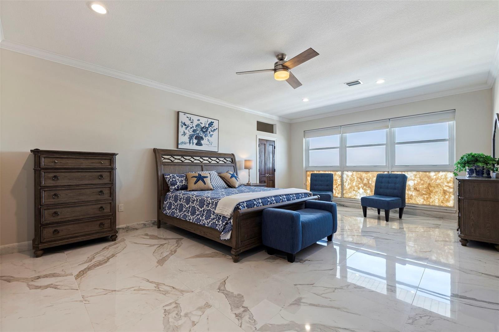 6020 SHORE BLVD S #1101