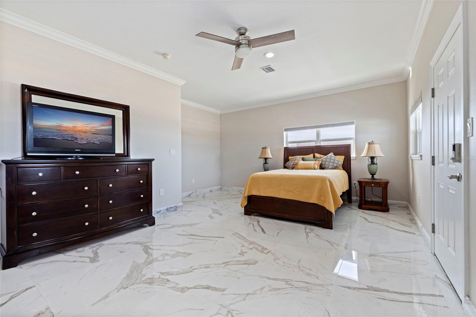 6020 SHORE BLVD S #1101