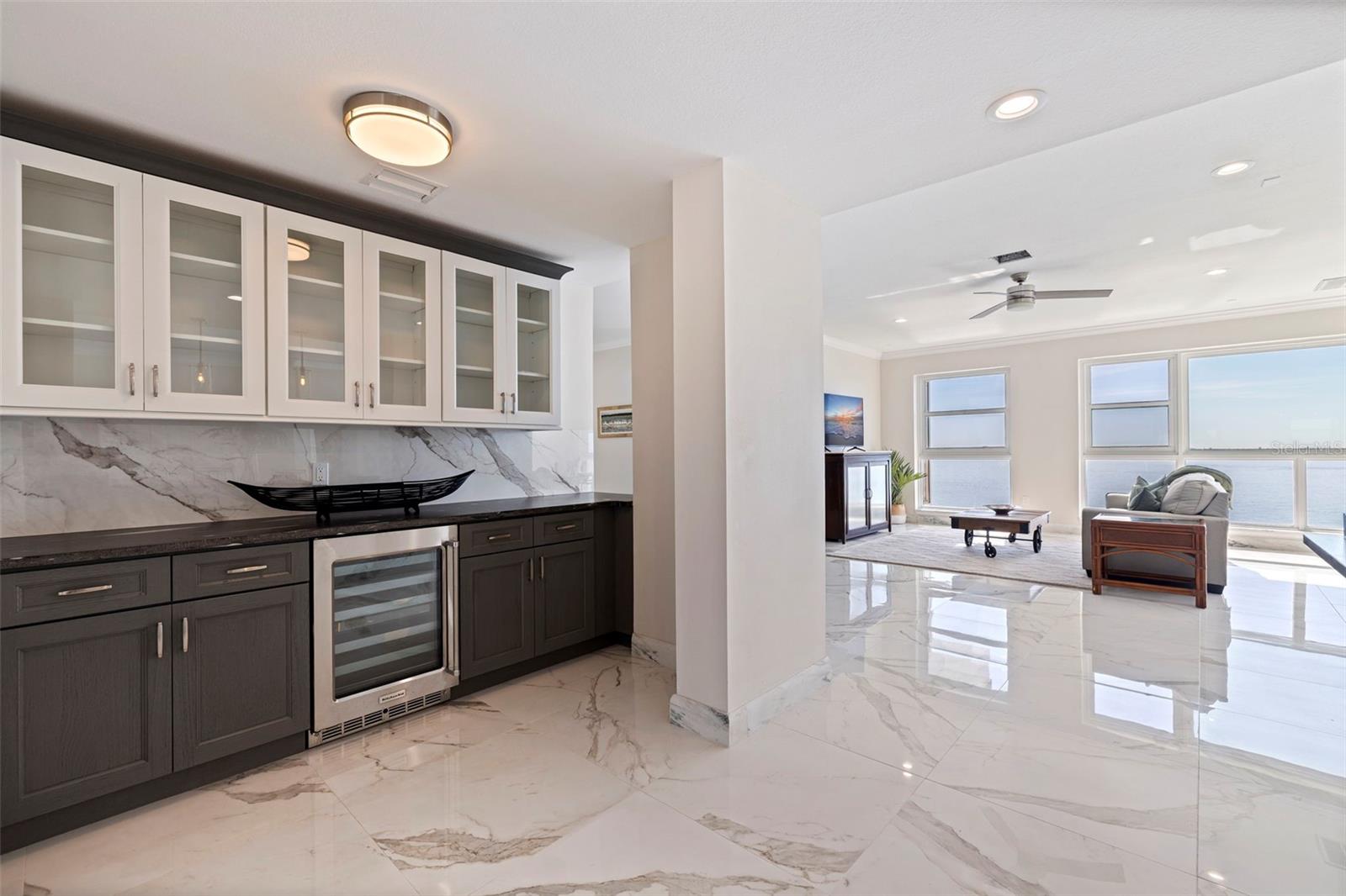 6020 SHORE BLVD S #1101