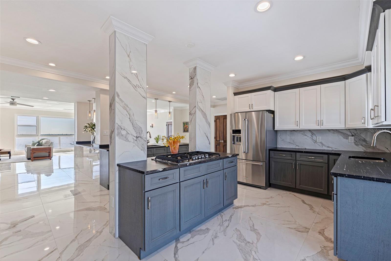 6020 SHORE BLVD S #1101