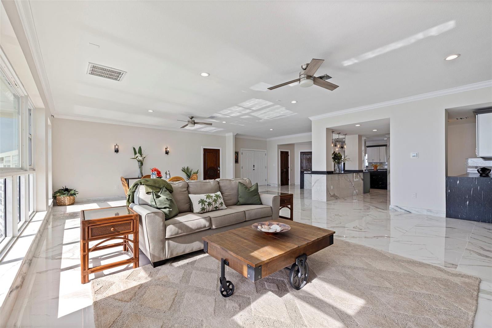 6020 SHORE BLVD S #1101