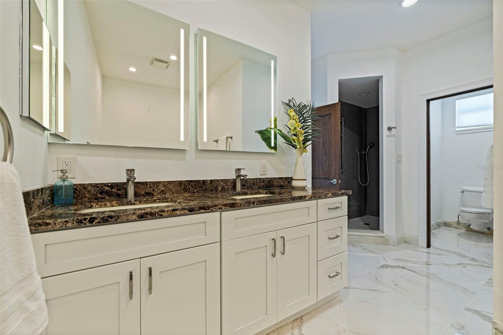 6020 SHORE BLVD S #1101