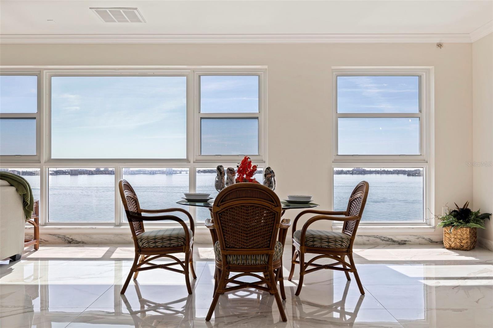 6020 SHORE BLVD S #1101