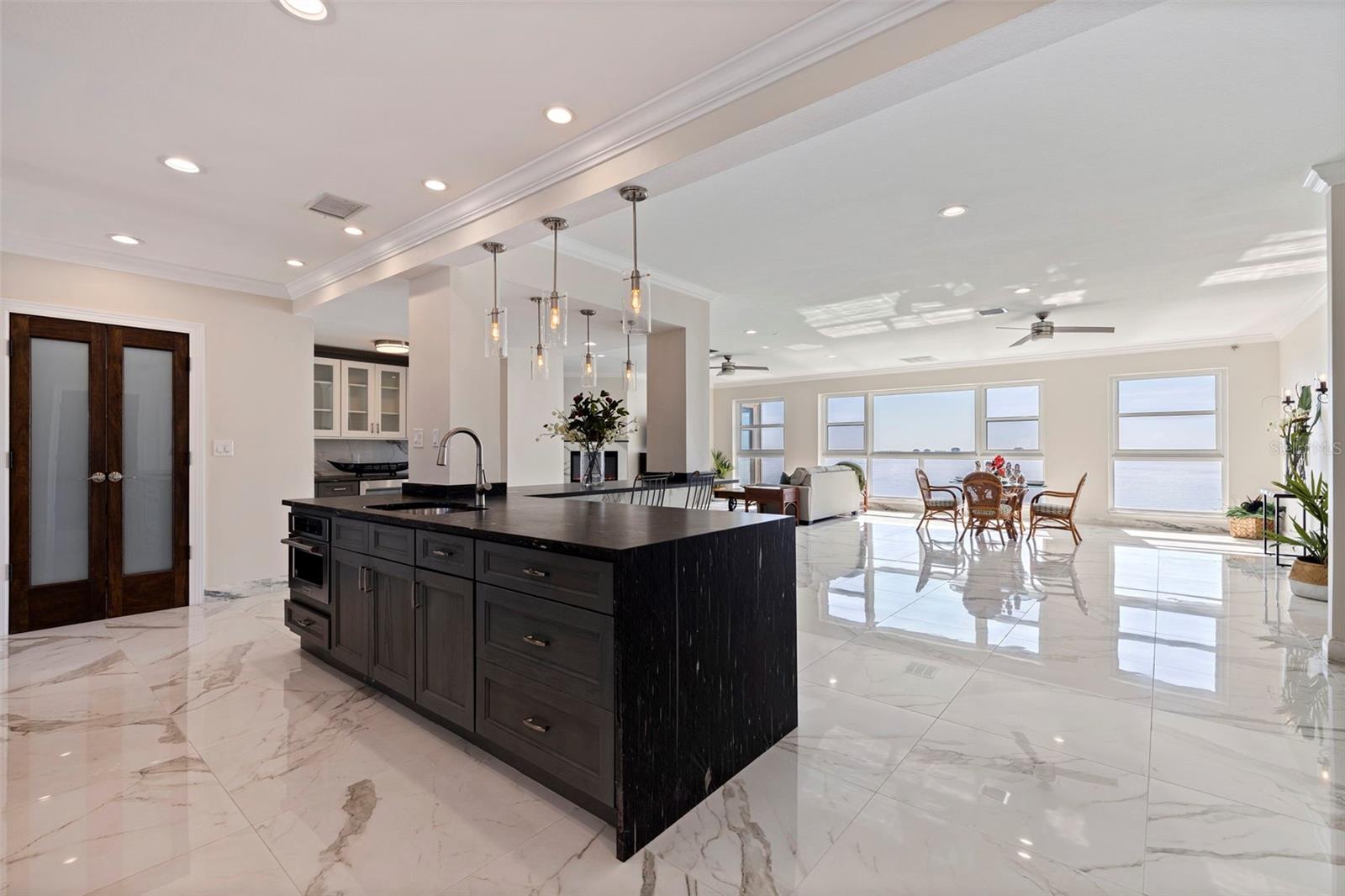 6020 SHORE BLVD S #1101