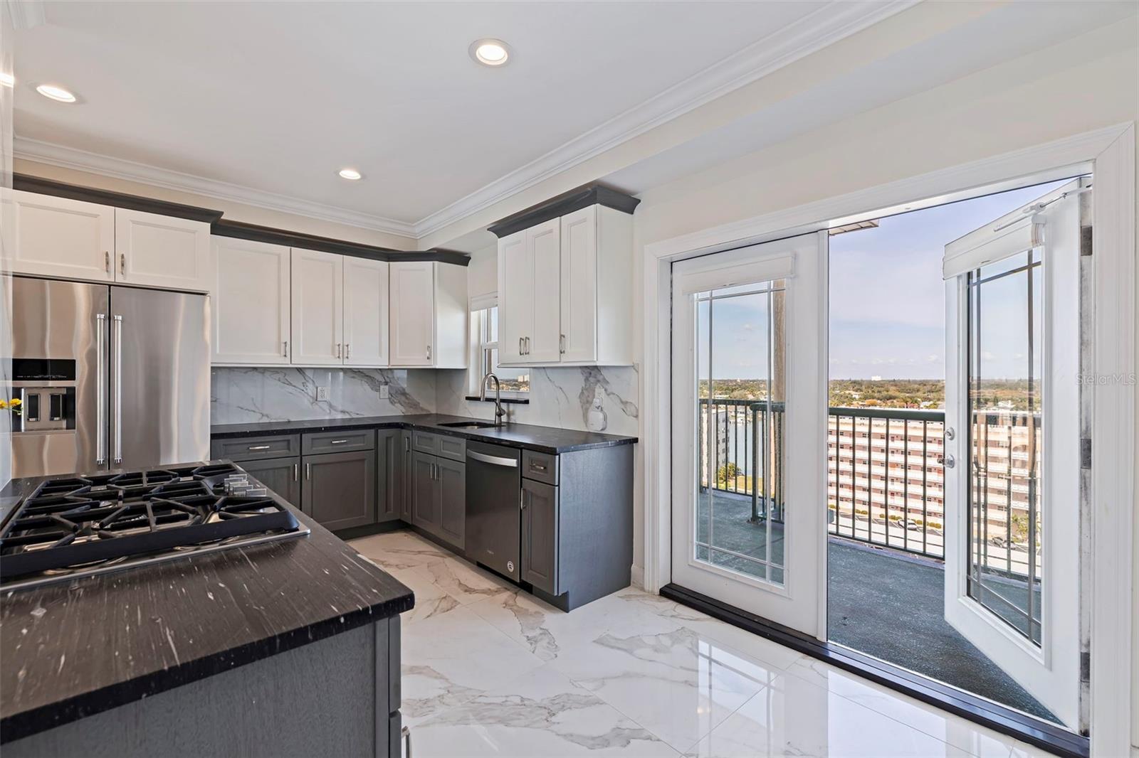 6020 SHORE BLVD S #1101