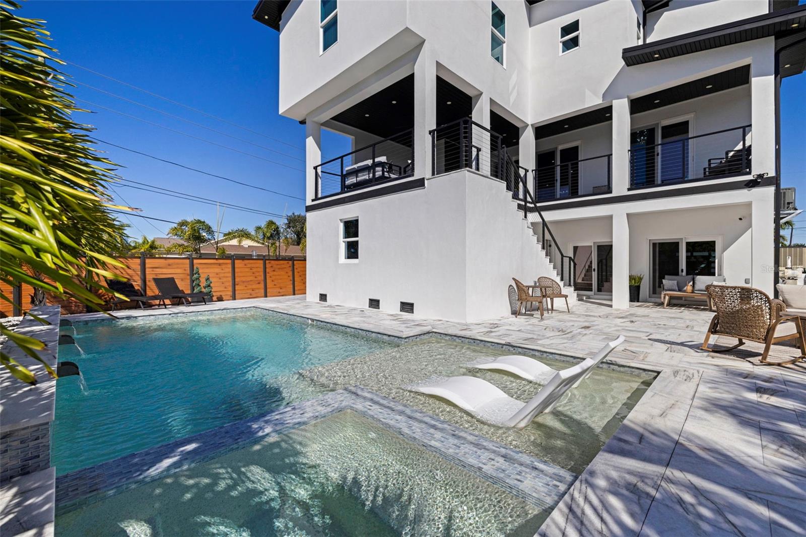 6062 BAYOU GRANDE BLVD NE