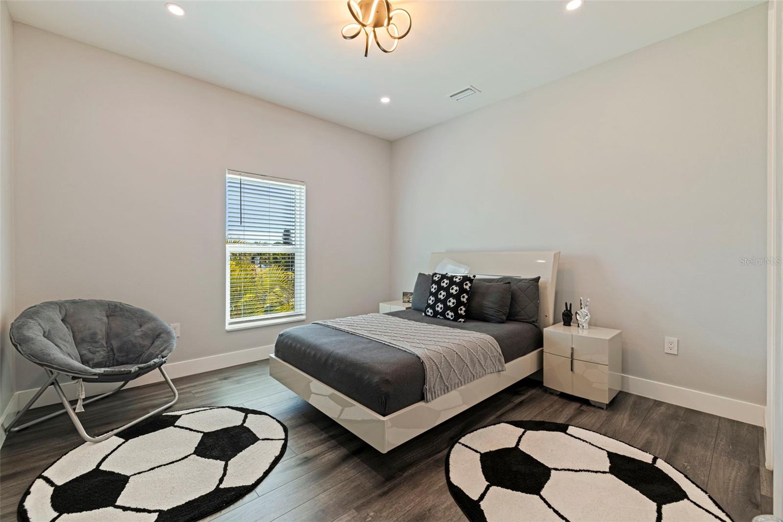 6062 BAYOU GRANDE BLVD NE