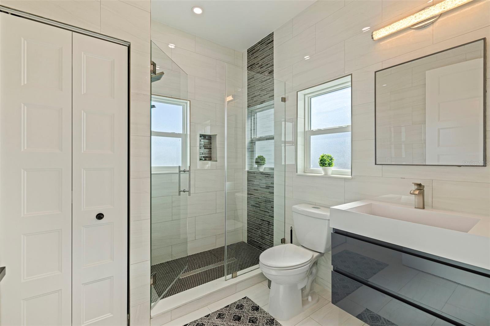 6062 BAYOU GRANDE BLVD NE