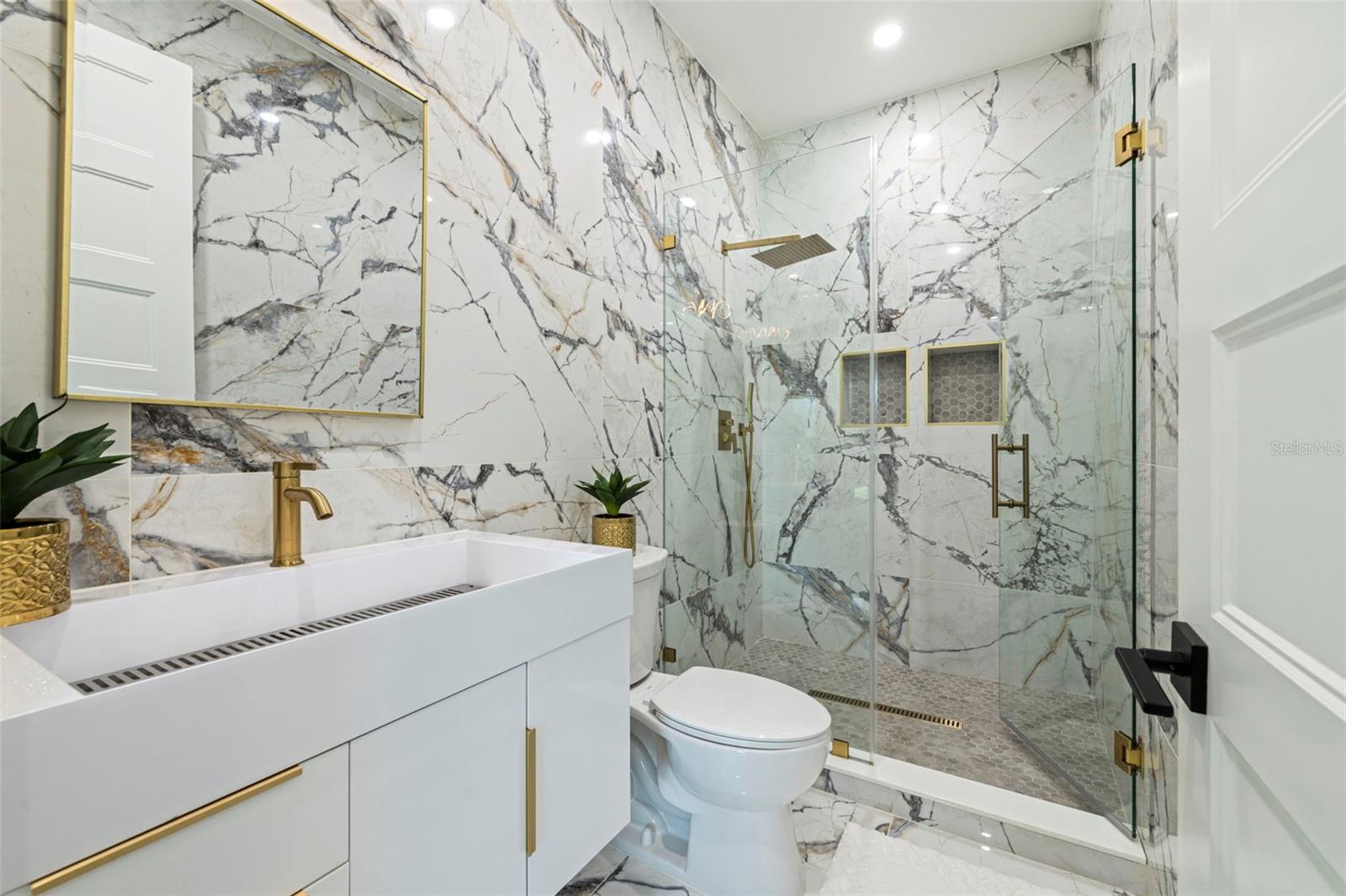 6062 BAYOU GRANDE BLVD NE