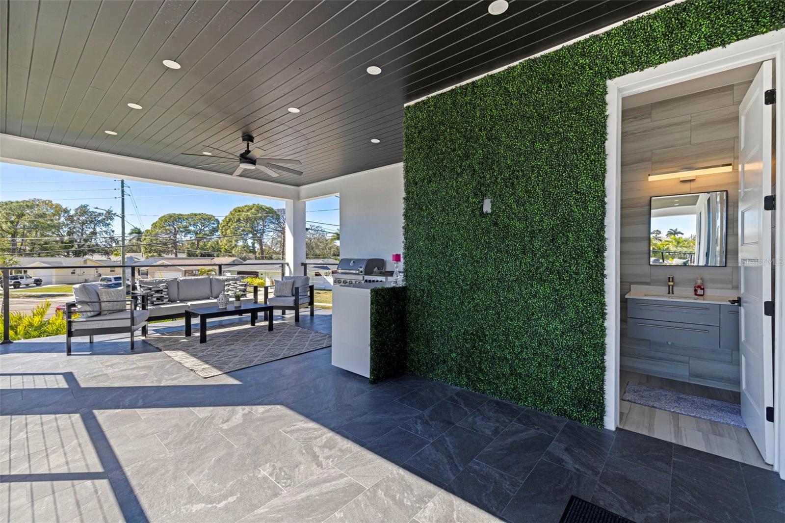 6062 BAYOU GRANDE BLVD NE