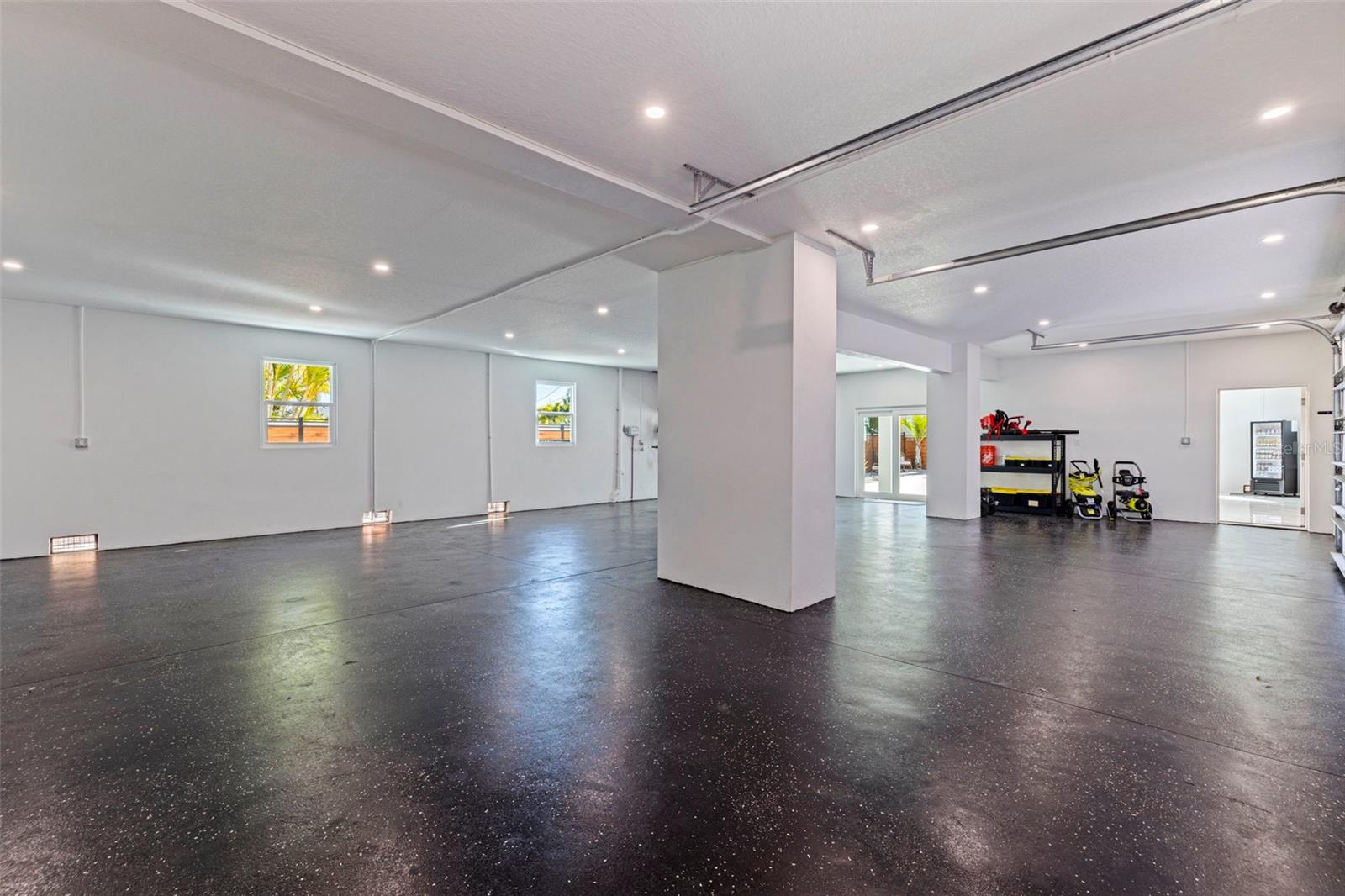 6062 BAYOU GRANDE BLVD NE