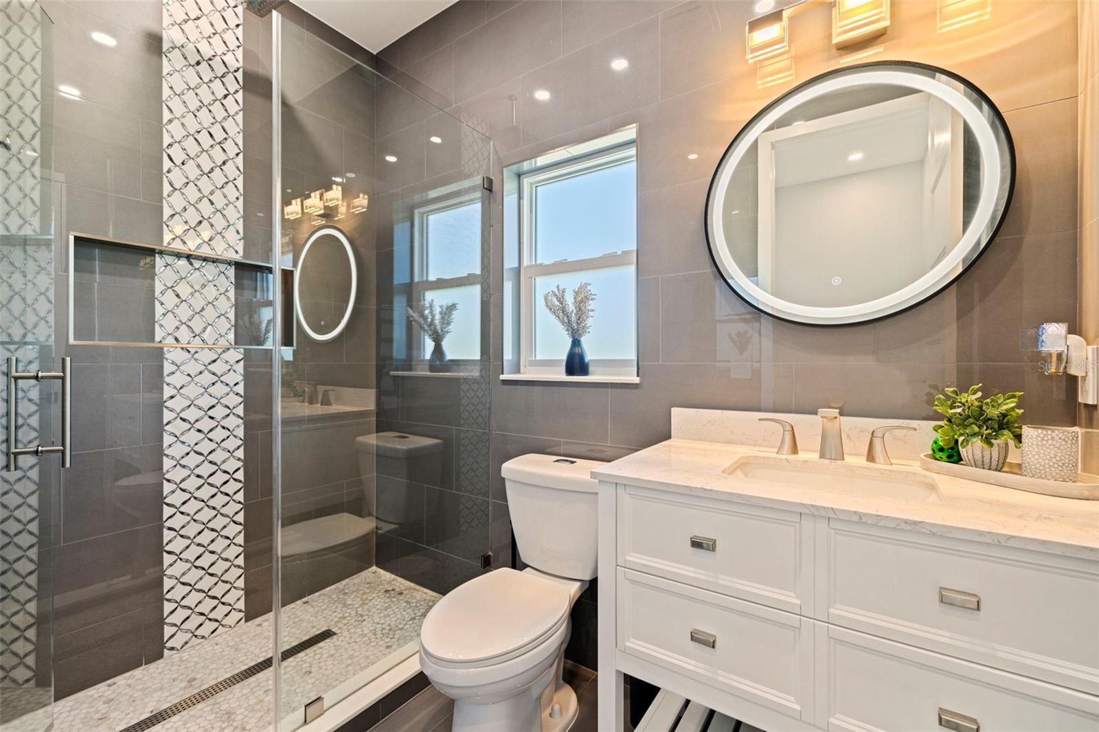 6062 BAYOU GRANDE BLVD NE