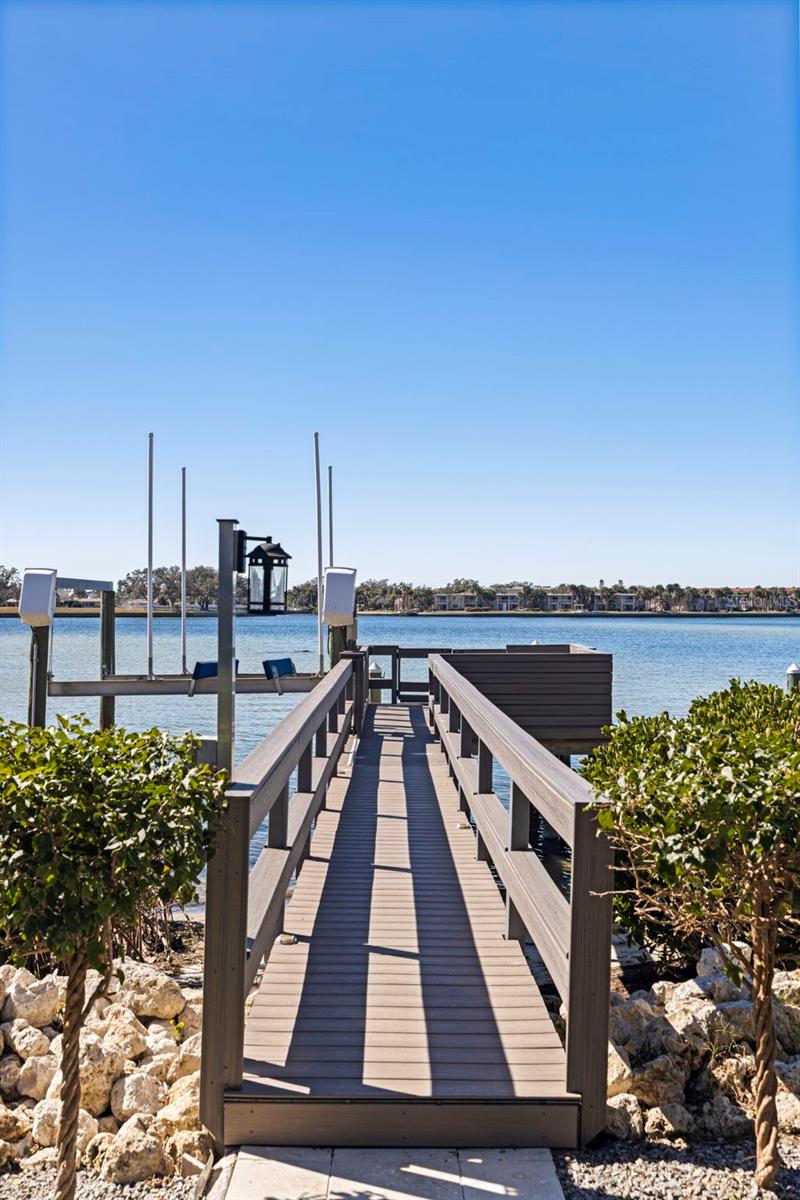 3830 SHORE ACRES BLVD NE