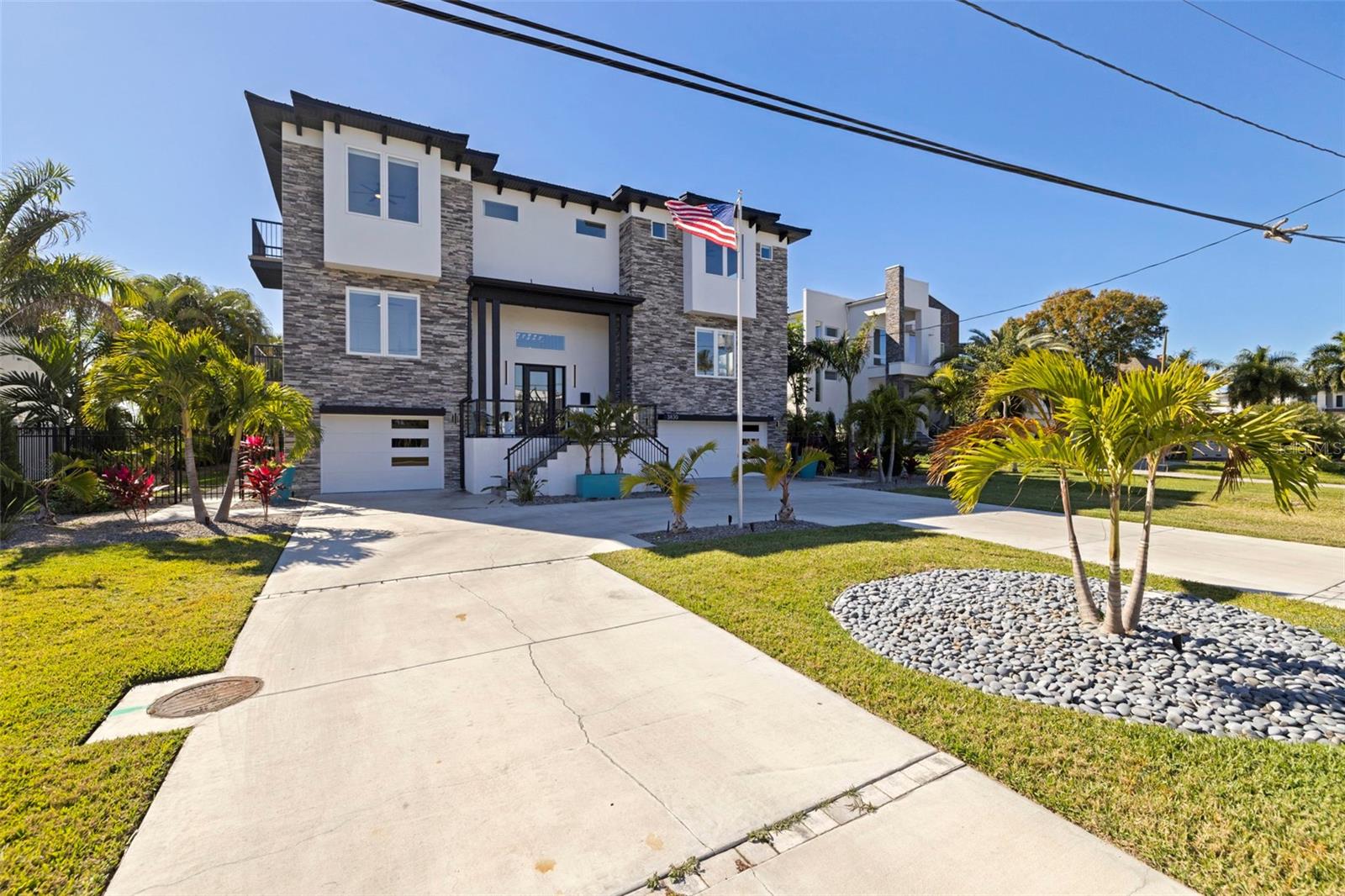 3830 SHORE ACRES BLVD NE