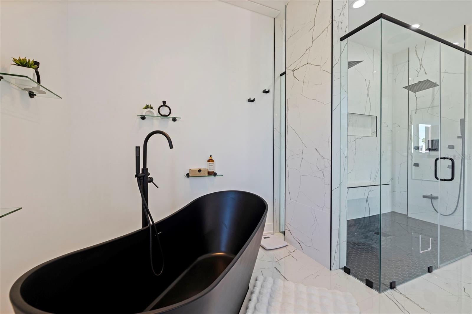 3830 SHORE ACRES BLVD NE