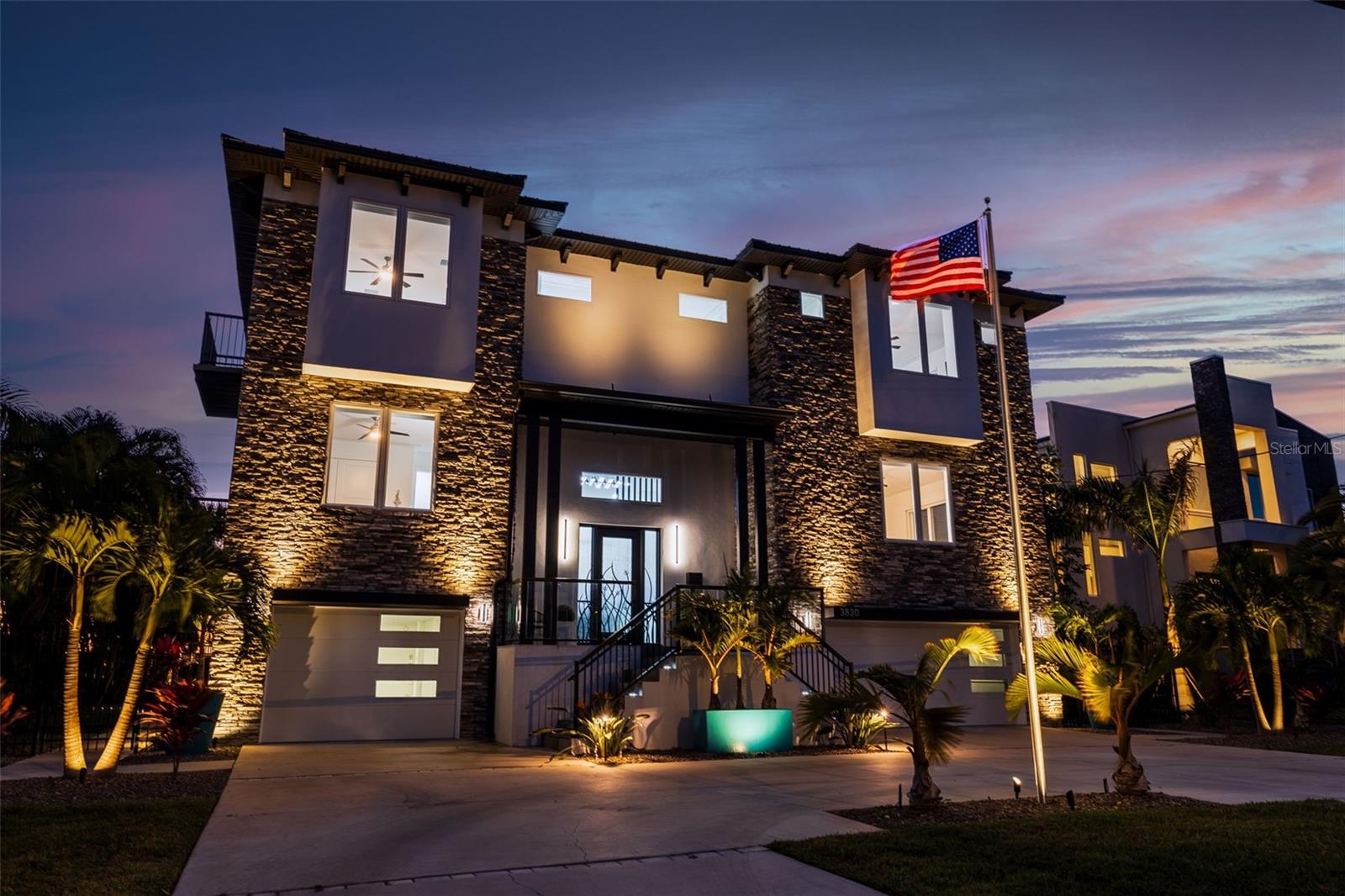 3830 SHORE ACRES BLVD NE