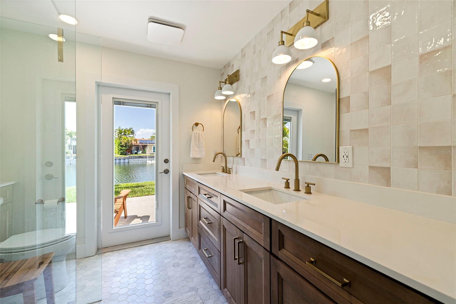 1971 MASSACHUSETTS AVE NE