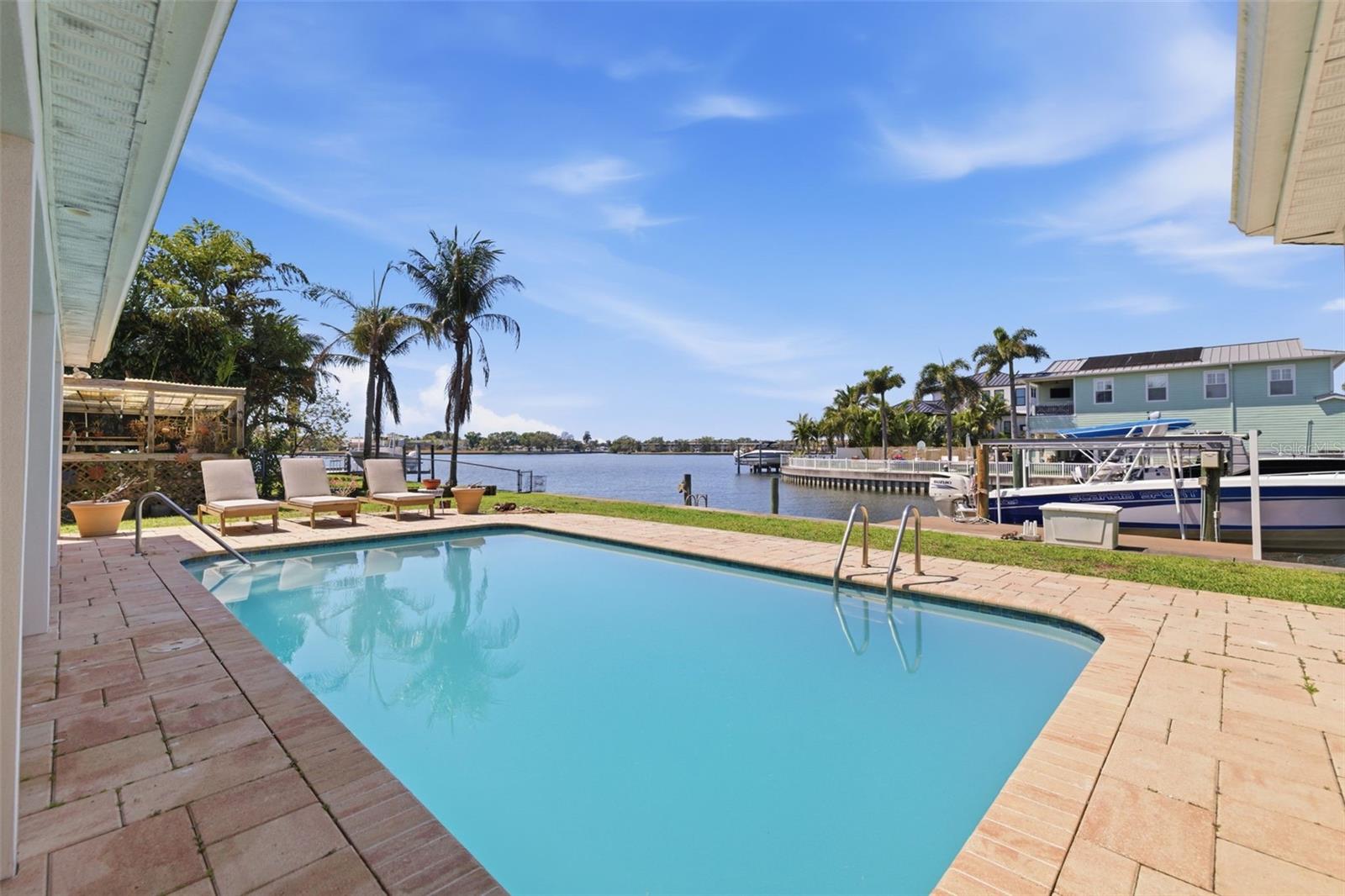 3876 SHORE ACRES BLVD NE