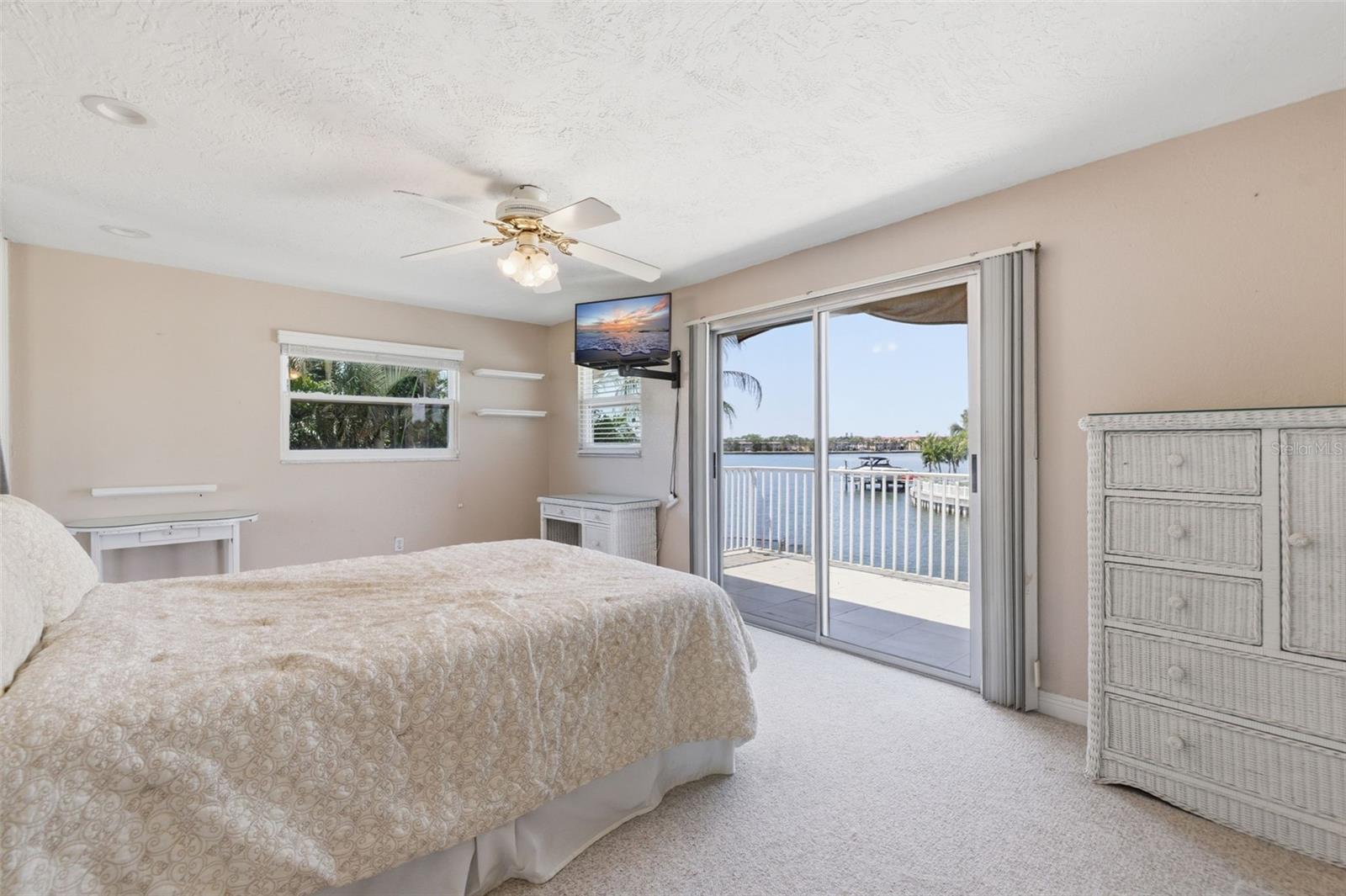 3876 SHORE ACRES BLVD NE