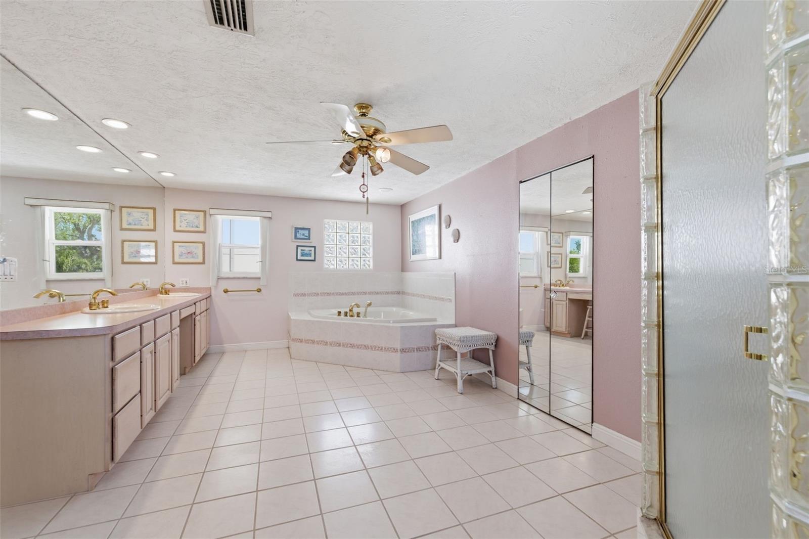 3876 SHORE ACRES BLVD NE