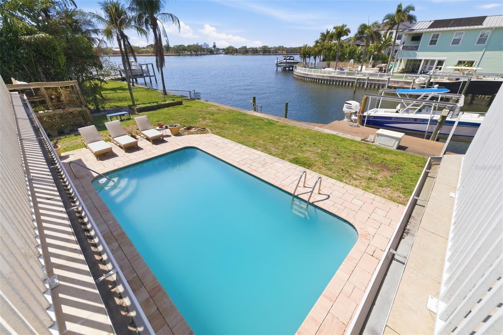 3876 SHORE ACRES BLVD NE