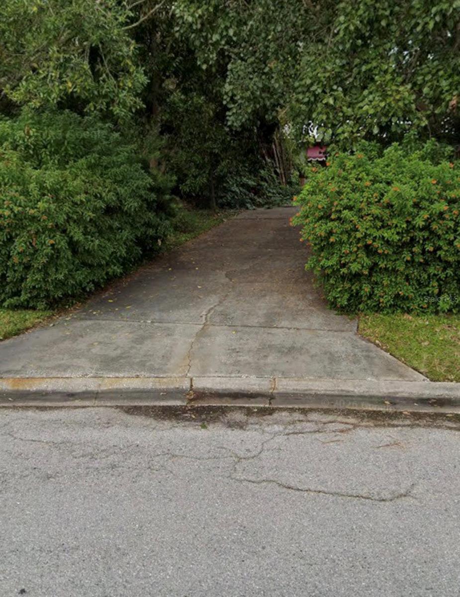 2327 BEACH DR SE