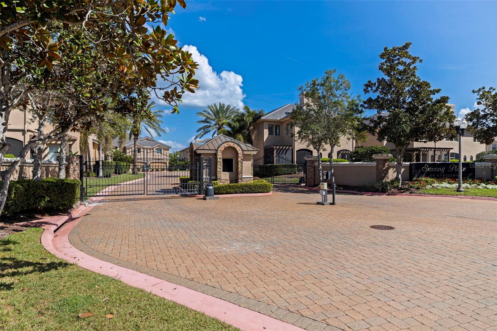 618 SAXONY BLVD