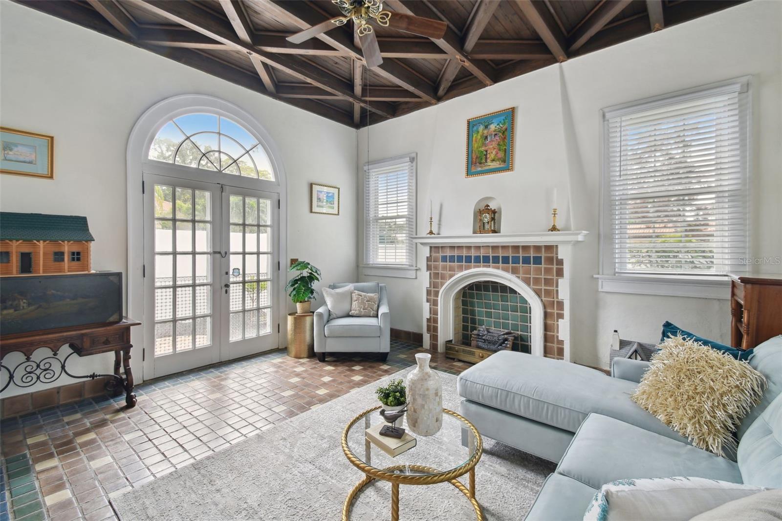 2240 COFFEE POT BLVD NE