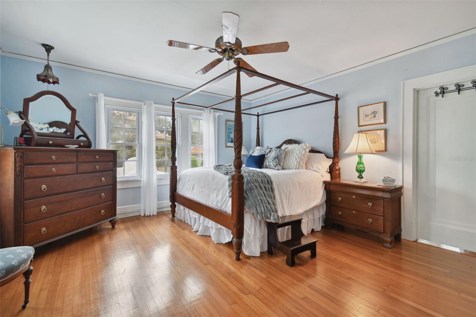 2240 COFFEE POT BLVD NE