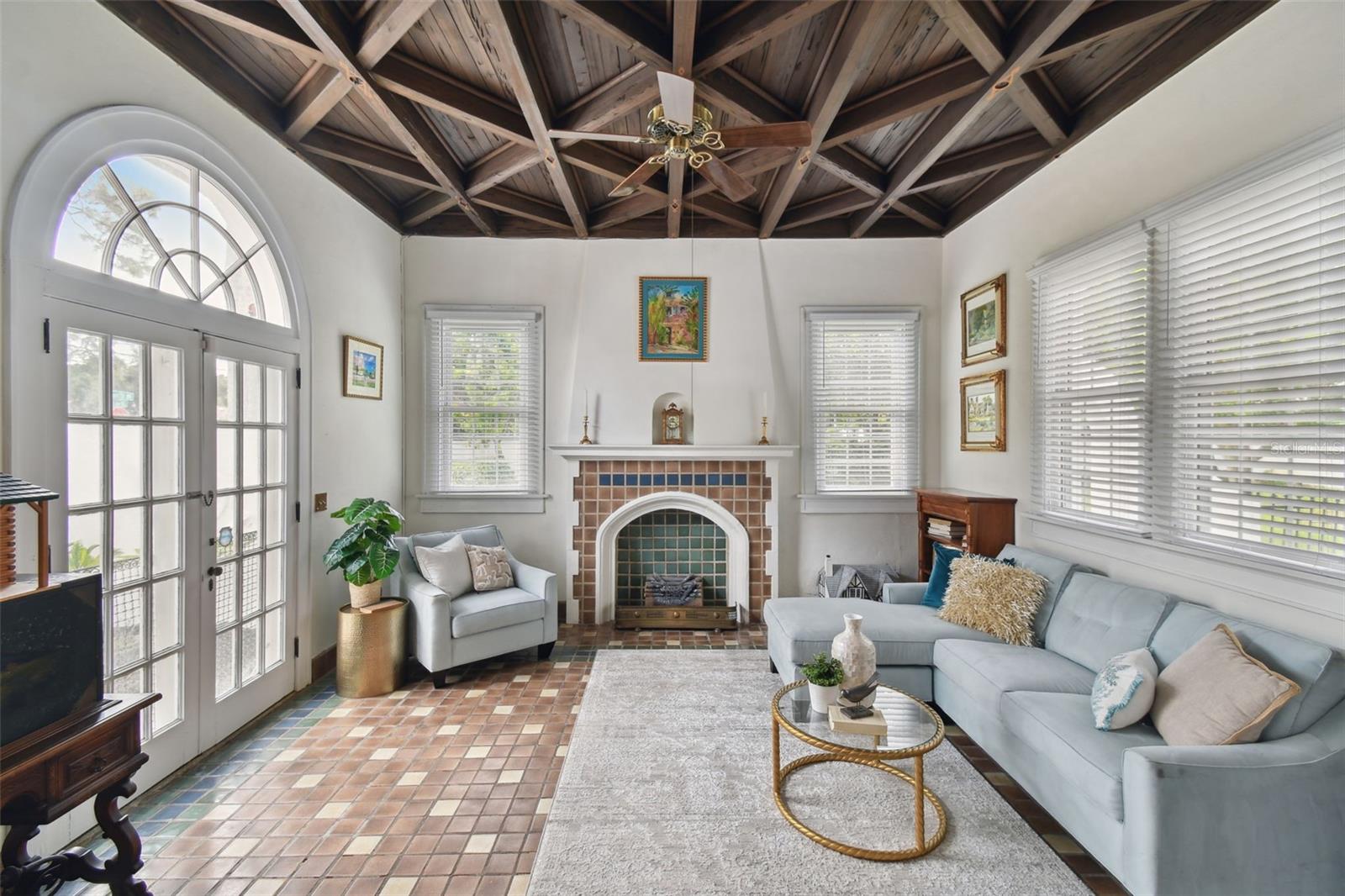 2240 COFFEE POT BLVD NE