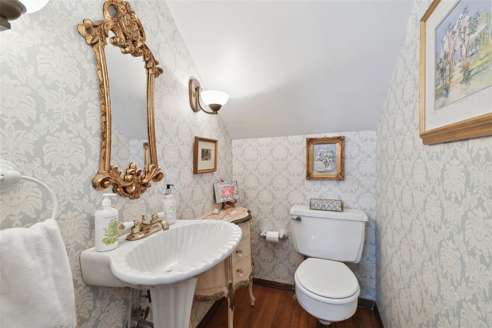 2240 COFFEE POT BLVD NE