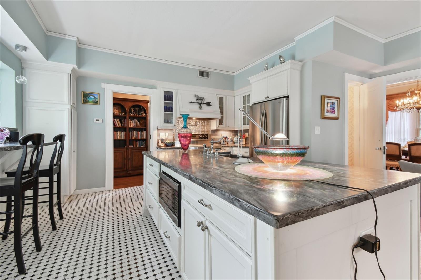 2240 COFFEE POT BLVD NE