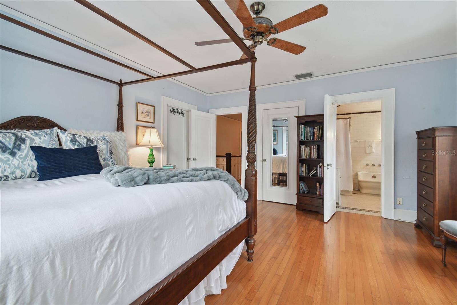 2240 COFFEE POT BLVD NE