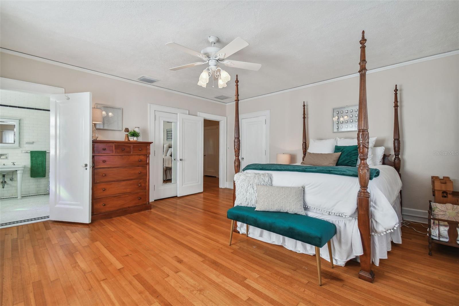 2240 COFFEE POT BLVD NE