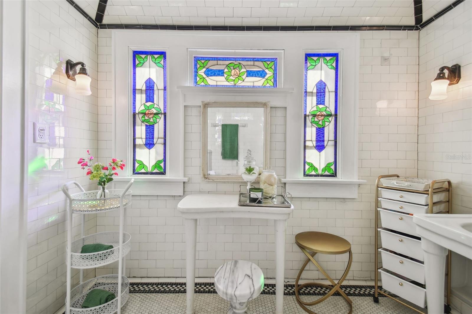 2240 COFFEE POT BLVD NE