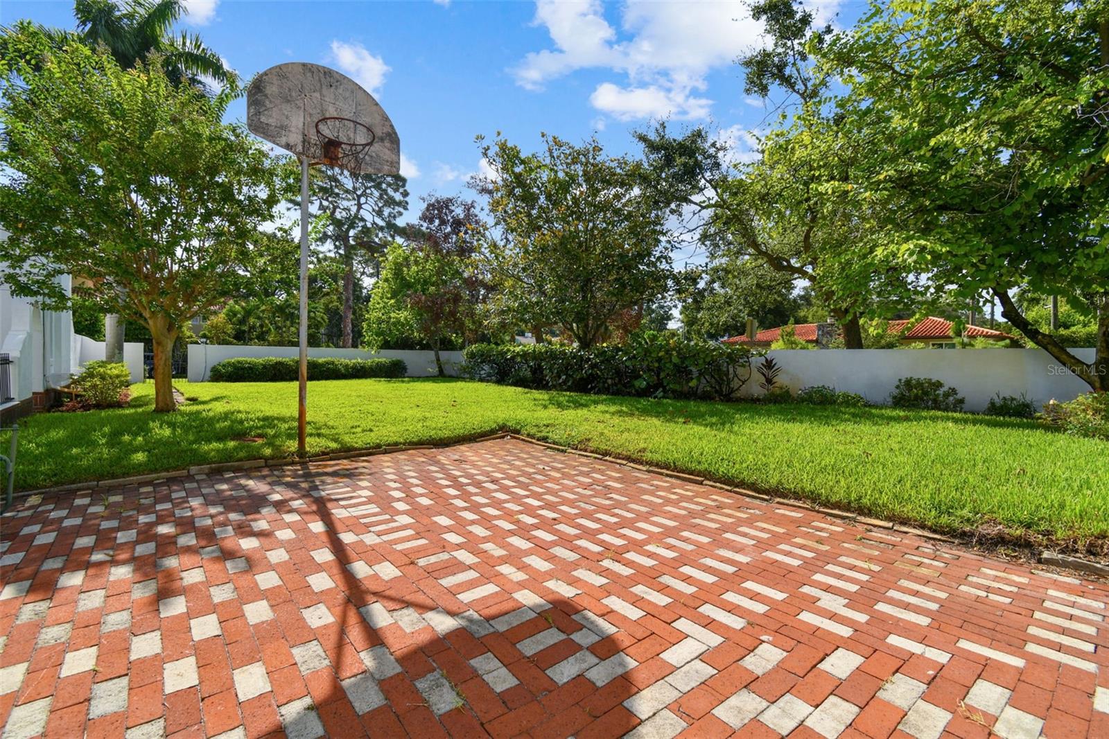 2240 COFFEE POT BLVD NE