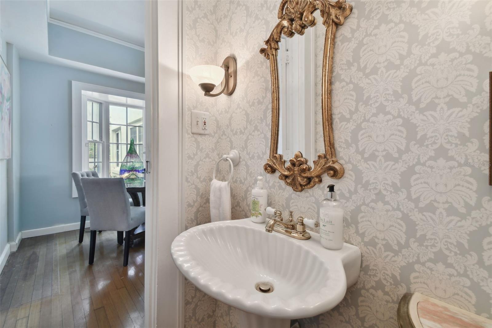 2240 COFFEE POT BLVD NE