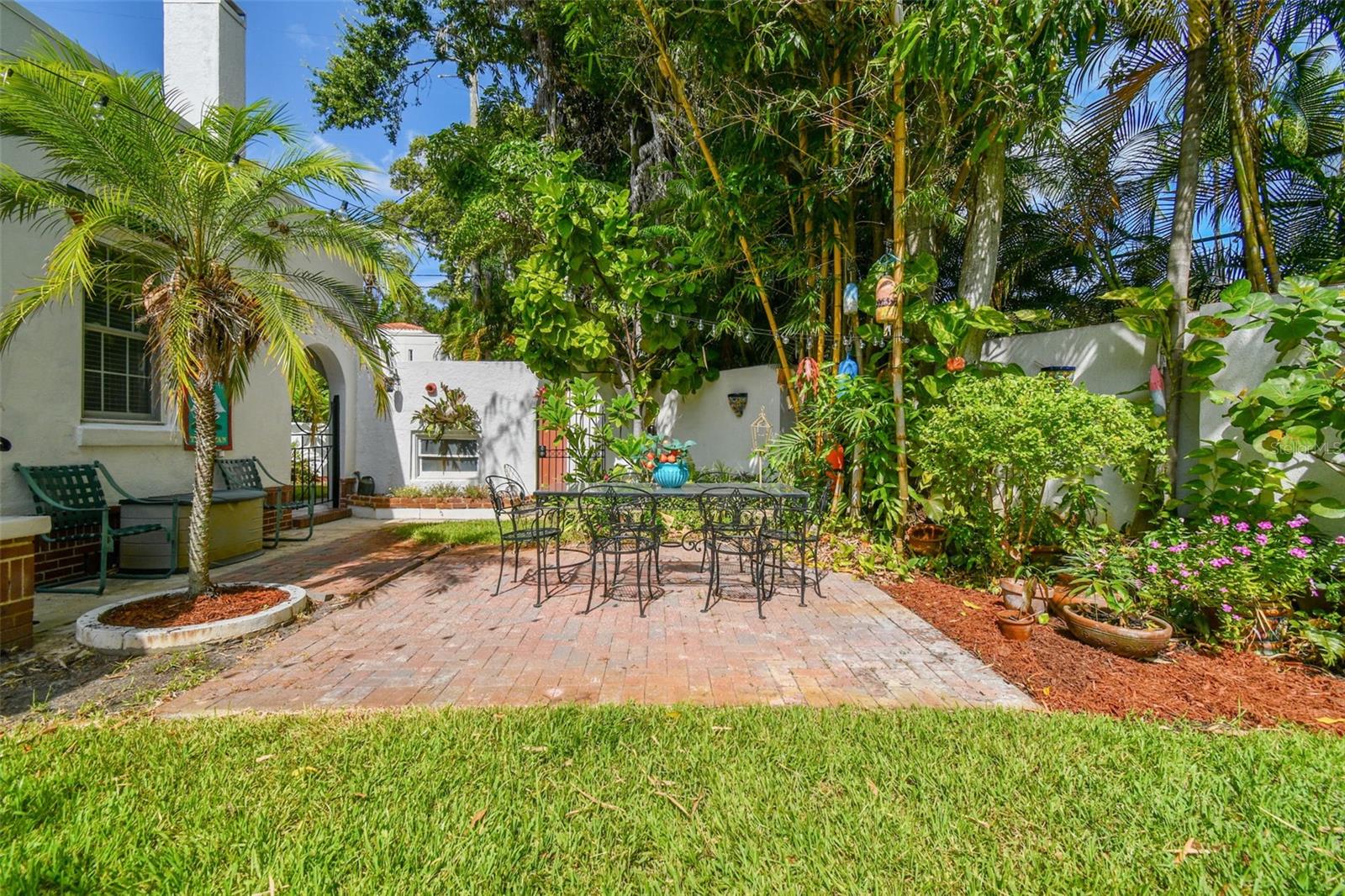 2240 COFFEE POT BLVD NE